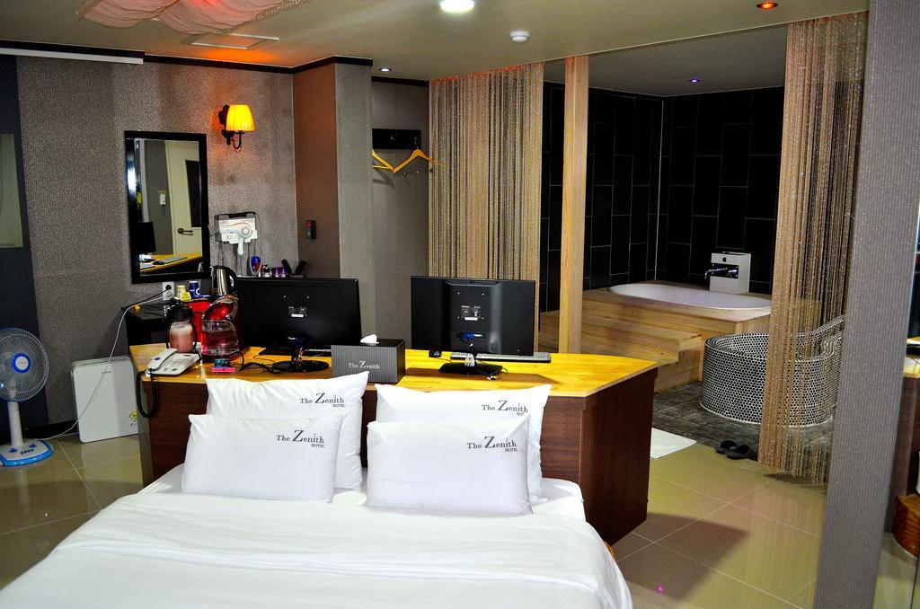 The Zenith Hotel Puszan Kültér fotó